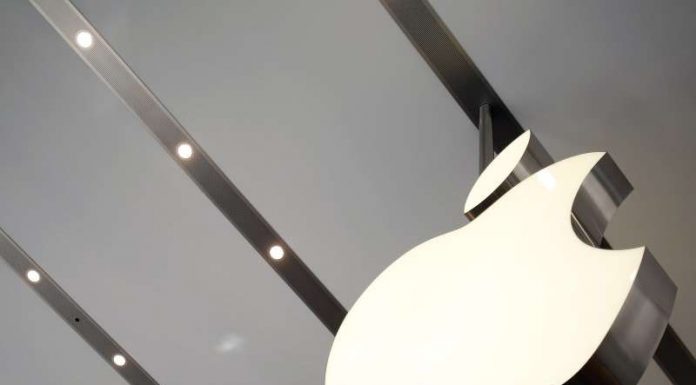 Traders Get No Break as Apple Profit Warning Reawakens Bears