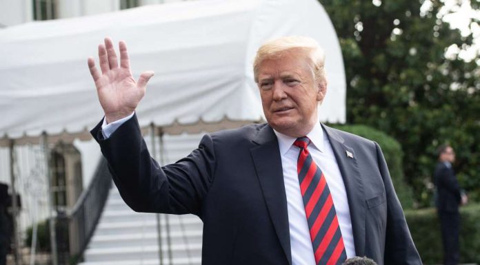 Trump calls for Russia to be reinstated to G-7, threatens allies on trade