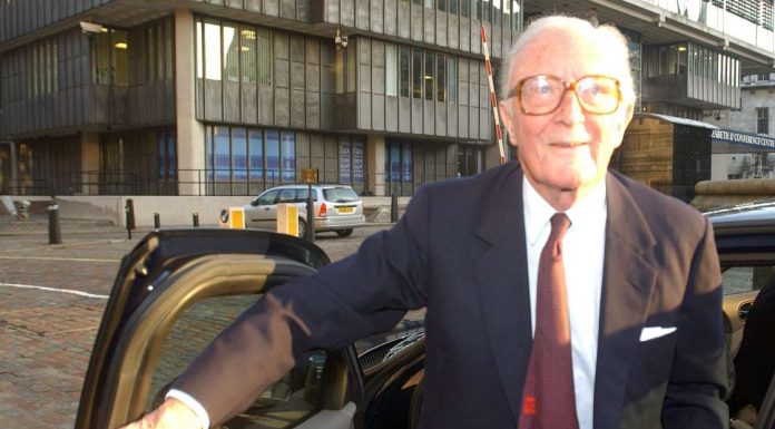 Lord Carrington, last member of Churchill govt, dies aged 99