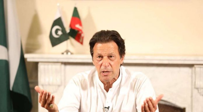 New Pakistan Prime Minister Imran Khan Invites Aamir Khan, Sunil Gavaskar, Kapil Dev To Oath Ceremony