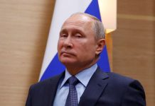 Putin threatens arms race if US dumps nuclear treaty