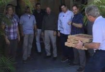 Amid US government shutdown, George W Bush treats unpaid Secret Service personnel to pizza