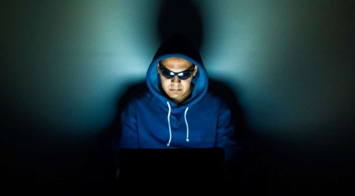 Never use a debit card, plus other advice from a former con artist