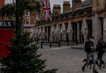 UK Re-Enters Lockdown as Coronavirus Variant Rages