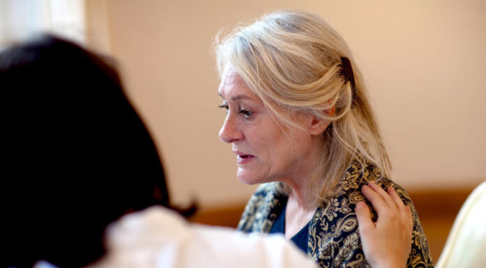 How to Tell the Difference Between Normal Age-Related Memory Changes and Dementia