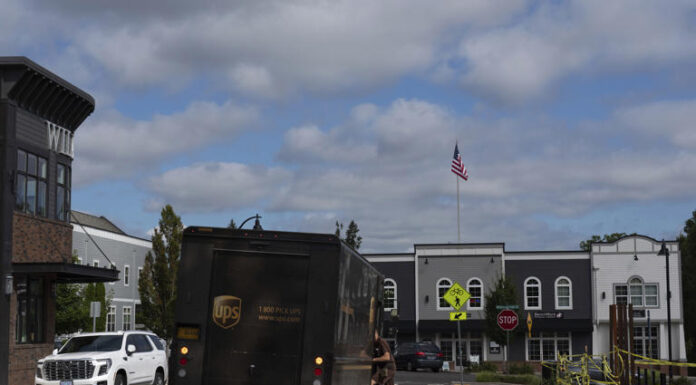 Shoppers met with canceled orders, delays as de minimis exemption ends