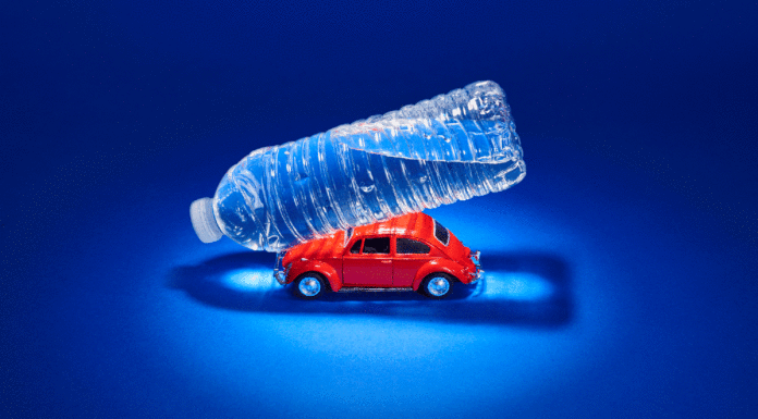 What happens if you drink from a plastic water bottle left in a hot car