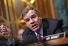 Unemployment could hit 25% among recent grads and trigger ‘unprecedented’ social disruption thanks to AI, U.S. senator warns