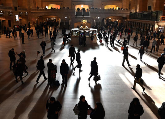 Are clocks falling back this weekend? Here’s what to know
